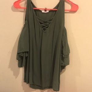 Green off the shoulder